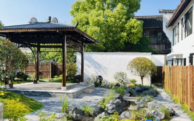 Sansheli Garden Hostel
