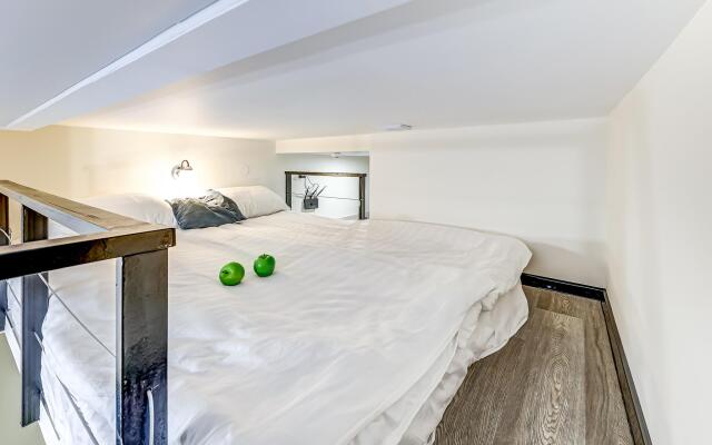 Location apartments (Локейшен апартментс) на улице Чайковского