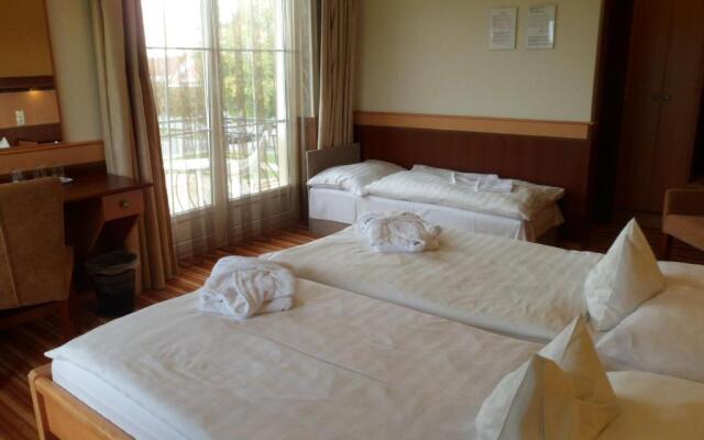Xavin Hotel