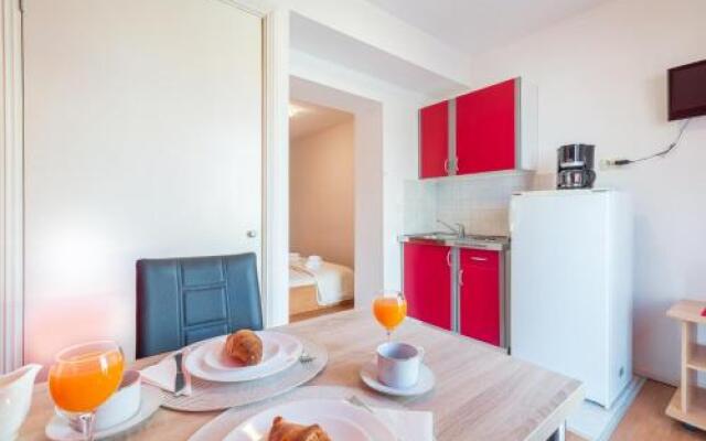 House Nin (864)