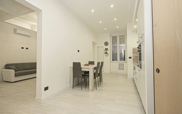 JOIVY Stylish 3-bed flat near the Genoa Aquarium