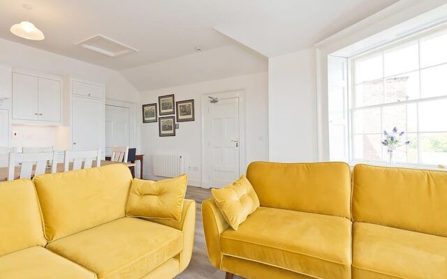 Henrietta Suites City Centre