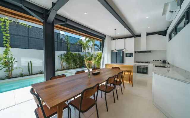 Villa Vantage 7