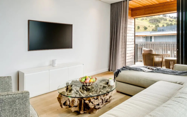 Holiday Chic Alena Apartment in Trendy De Waterkant