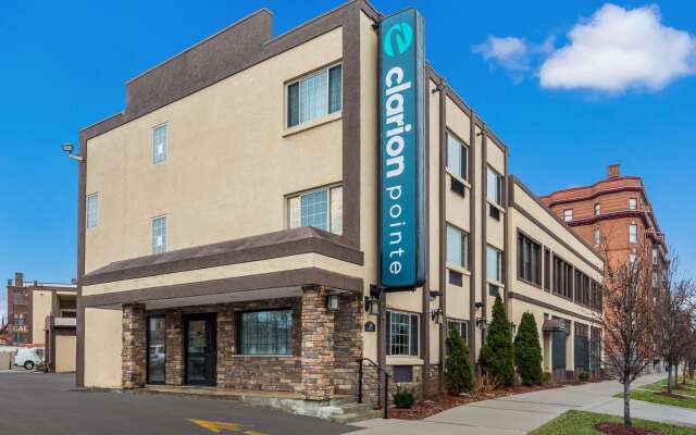 Clarion Pointe Downtown