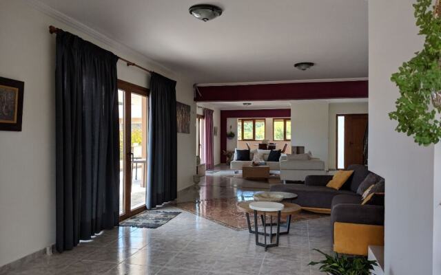 Villa Apex