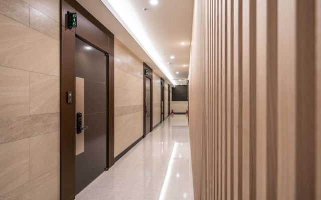 Suwon Aritte Hotel