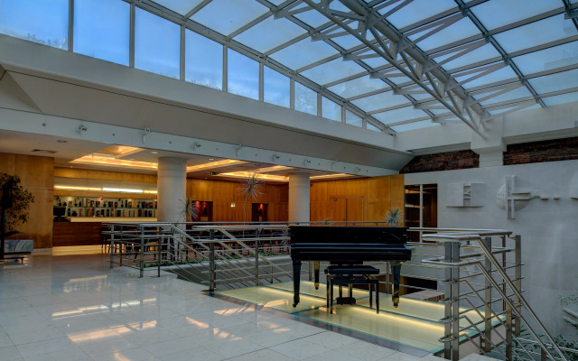 VIP Executive Entrecampos Hotel & Conference