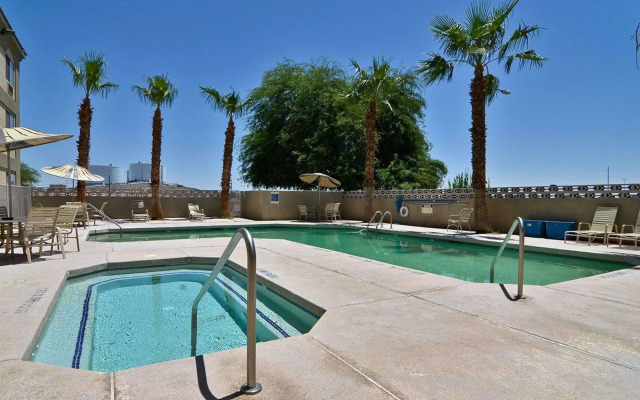 Quality Inn & Suites Yuma