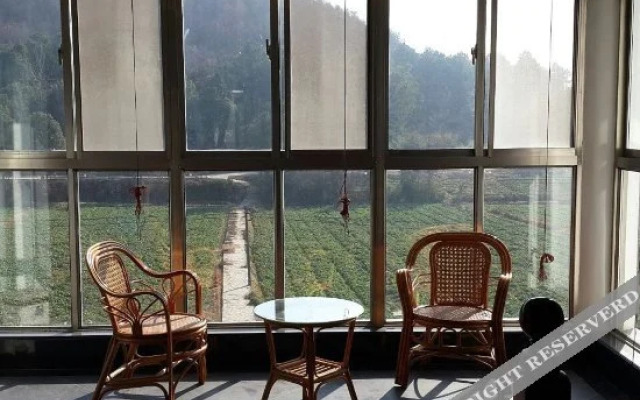 Sanxing Zhuyuan Farmhouse