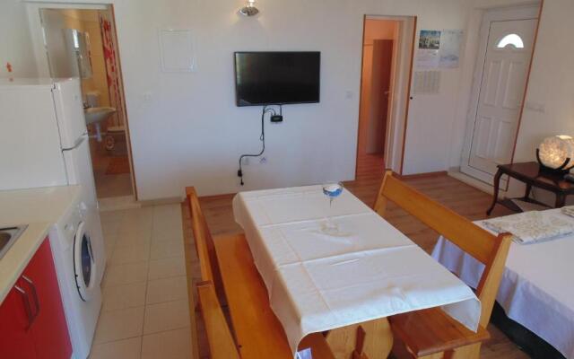 Apartments Postira Brač