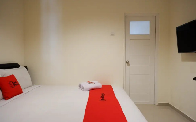 RedDoorz near Ambarrukmo Plaza Mall
