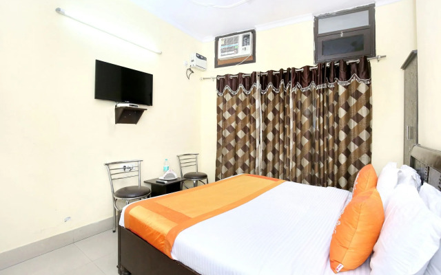 OYO 11642 Hotel Golden Grand