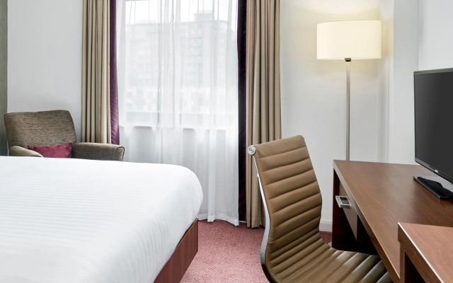 Leonardo Hotel Newcastle Quayside - Image 7