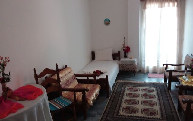Tinos Evelina