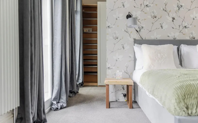 Stylish 5BD Townhouse in Leamington Spa