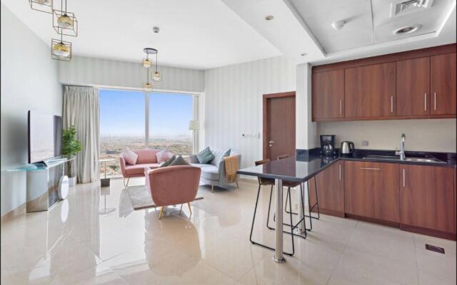 Elegant high-rise 1-Bdrm apartment w/ smart access