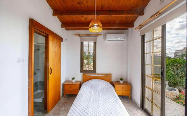 Villa Adonis Large Private Pool Walk to Beach