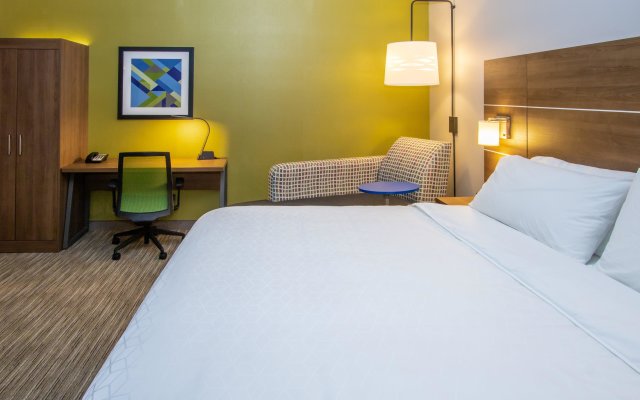 Holiday Inn Express Hotel & Suites Roseville-Galleria Area, an IHG Hotel