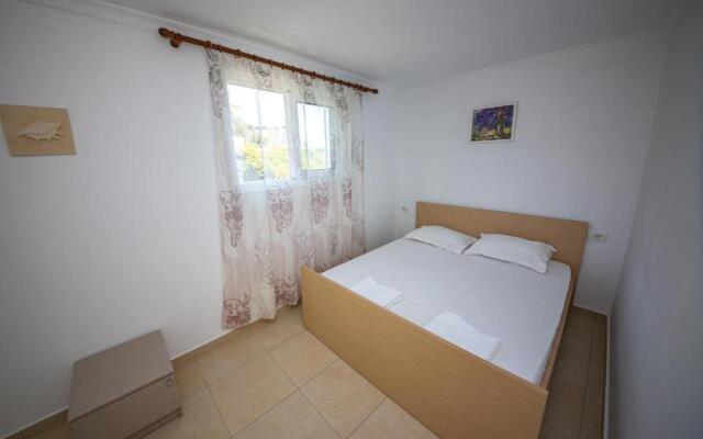 Himara Apartments