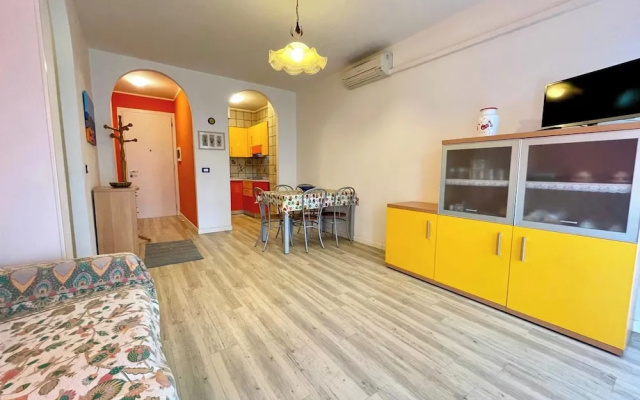 Colourful Flat With a Balcony