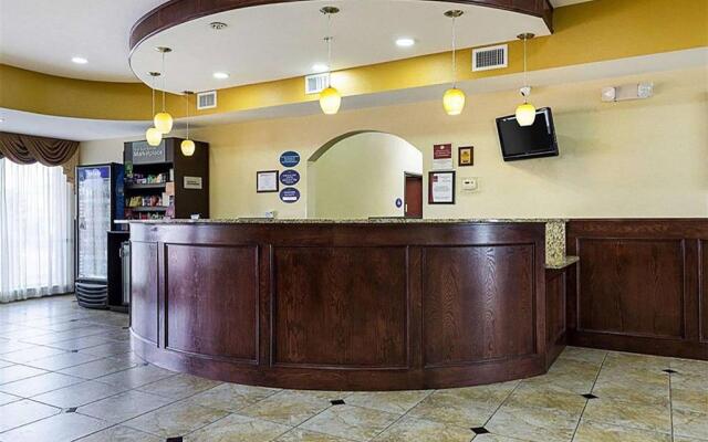 Days Inn & Suites by Wyndham Houston / West Energy Corridor