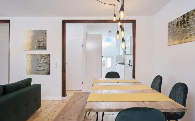 *80 m2 Stylish Apt* Netflix * Kitchen* Nespresso*