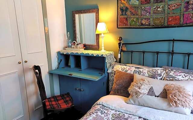 Edinburgh's Dean Village River View Retreat