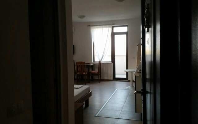 Inviting 1-bed Apartment in Aleksandrovo