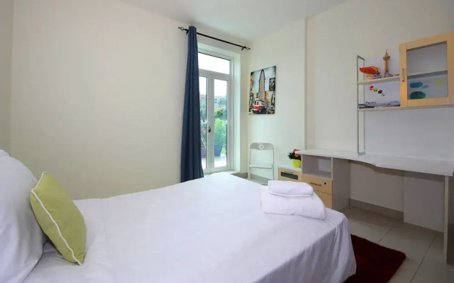 Signature Holiday Home-Masakin Al Furjan