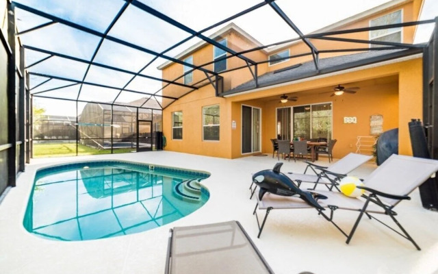 241 Las Fuentes Drive 6 Bedroom Home by Redawning