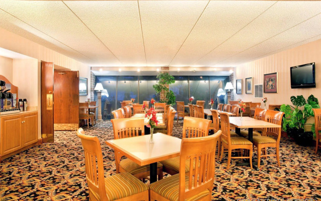 Holiday Inn Express Milwaukee-West Medical Center by IHG
