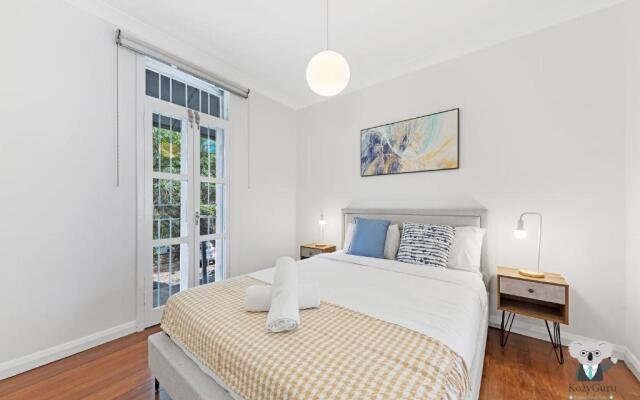 KOZYGURU Redfern Lovely 2 Bedroom Terrace 1x FREE Parking NRE005