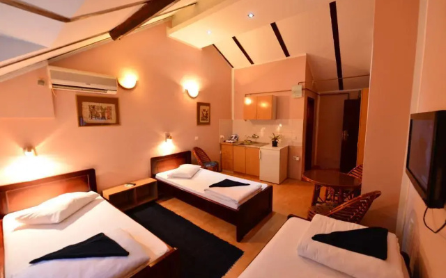 Apartments & Accommodation Stojic