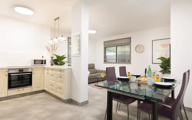 Modern and Stylish 2BR Apartment