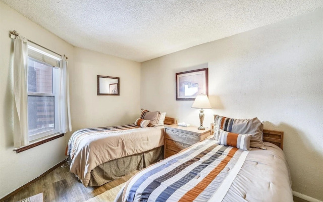 Mountainside  155a 2 Bedroom Condo by RedAwning