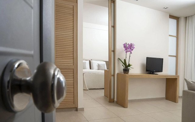 Maritimo Beach Hotel