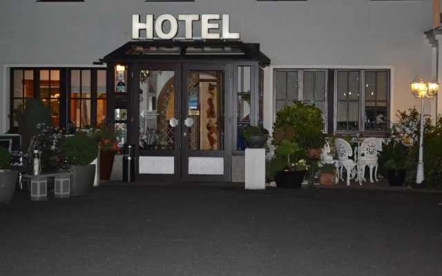 hotelImage