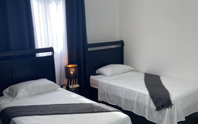 The White Rock Hotel BB