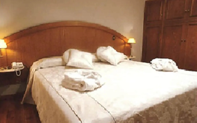 Reina Victoria Suites & Towers