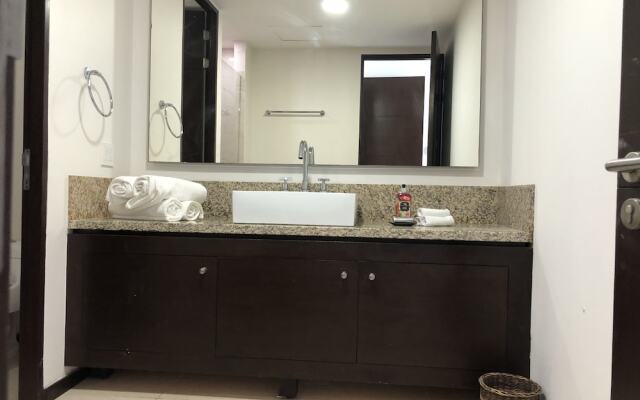 Peninsula Cancun Beachfront