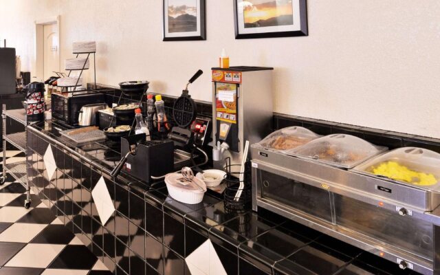 The Classic Desert Aire Hotel