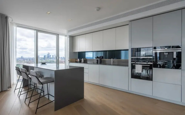 Spectacular Three-bedroom Apartment With City View