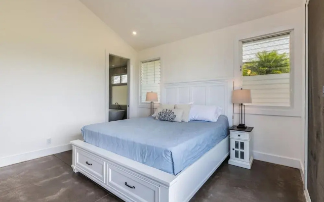 Kauai Tradewinds 4 Bedroom Home by RedAwning