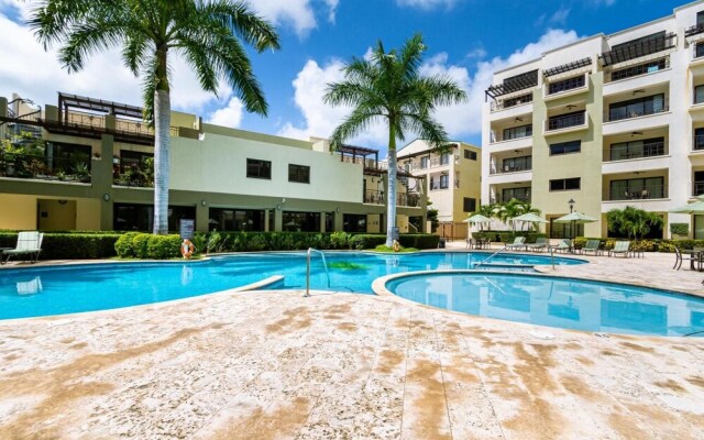 2BR Condo 5 Location w Amazingviews Pool GYM