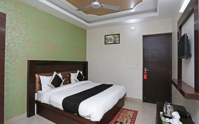 Hotel B R International by OYO Rooms