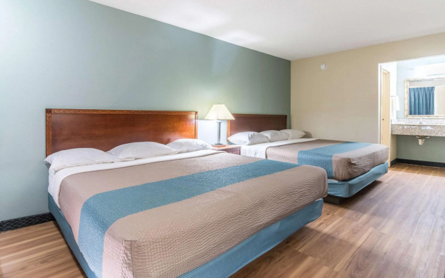 Motel 6 Kenly, NC