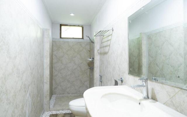 RedDoorz Plus Near One Bell Park Avenue