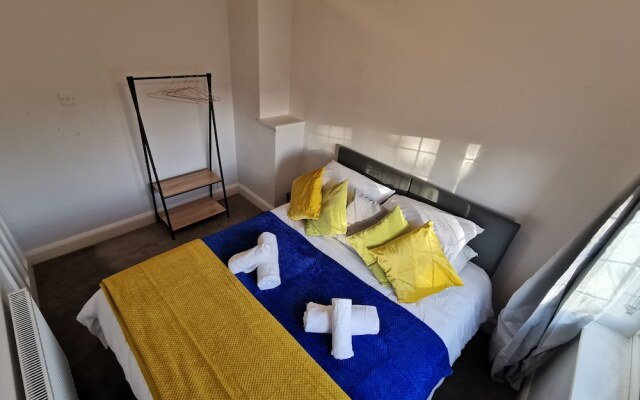 Your Night Inn @ i54