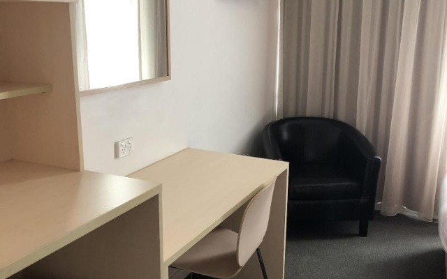 Adelaide Airport Motel – Guest Rooms – Adelaide